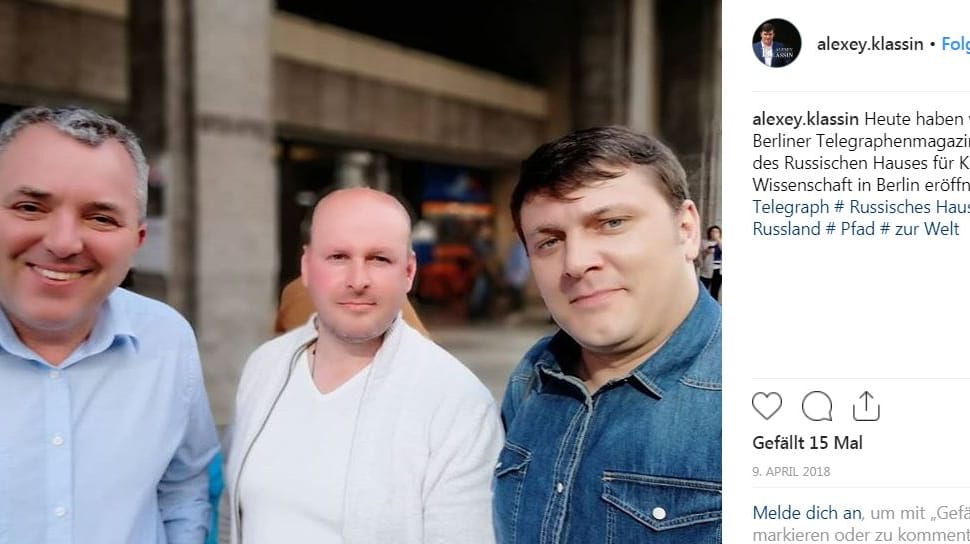 Der Führungsstab des "Berliner Telegraph" im Russischen Haus: Alexej Klassin (r.) fuhr mit Jui Kunitsky (l.) auf die Krim. Chefredaktuer Alexander Boyko (M.) will damit nichts zu tun gehabt haben.