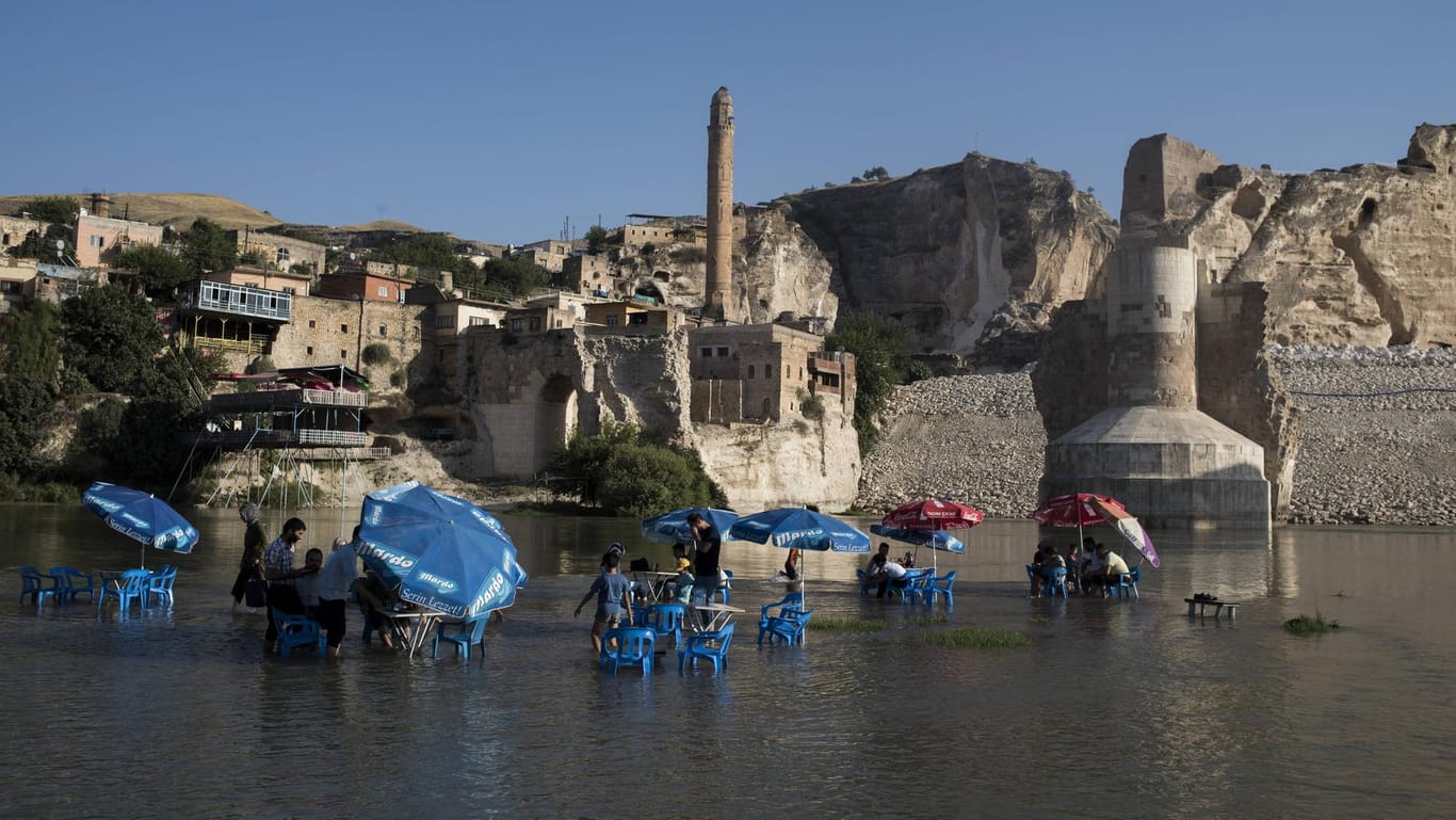 Langsam steigt das Wasser nahe Hasankeyf: Seit 1981 gilt in der Stadt ein Bauverbot.