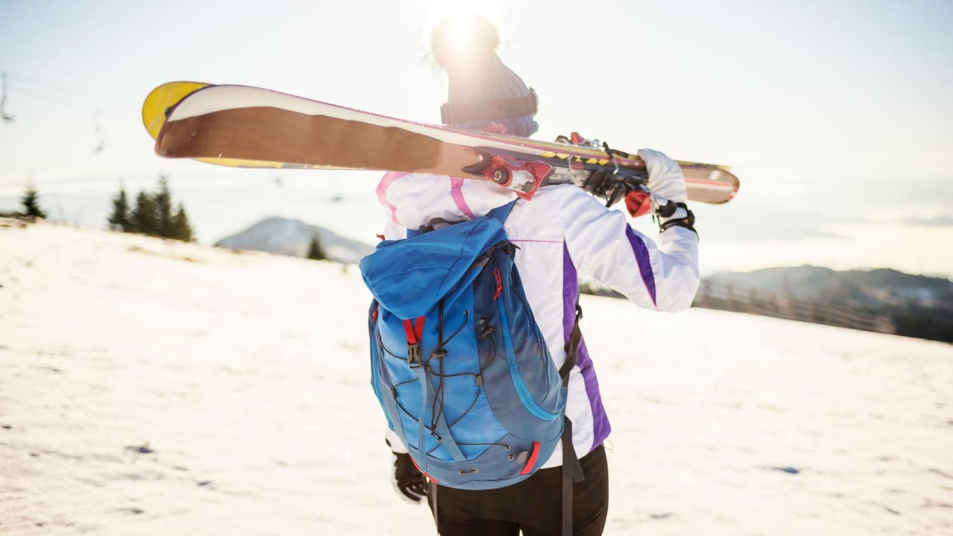 Praktisch und wetterfest: Der richtige Skirucksack für Sie.