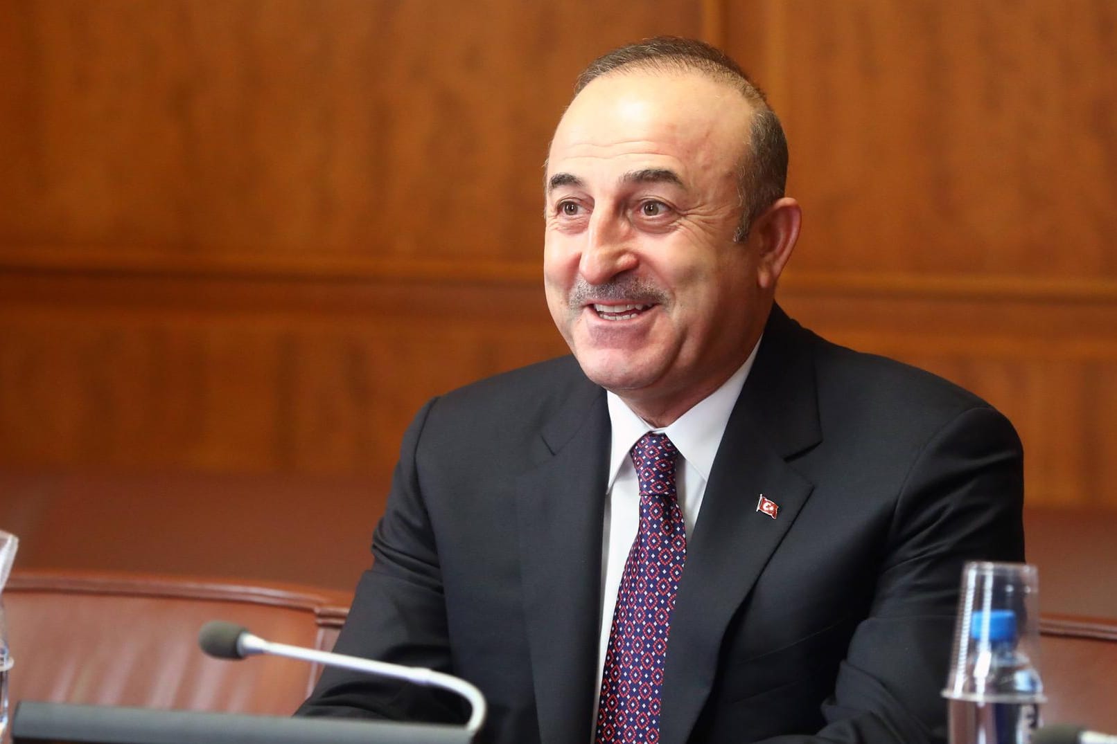 Der türkische Außenminister Mevlut Cavusoglu: Sollte sich der US-Abzug aufgrund "falscher, unsinniger und unrealistischer Ausreden" verzögern, werden die Türkei die Militäroperation in Nordsyrien starten.