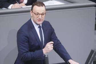 Jens Spahn, Gesundheitsminister: Der CDU-Politiker pocht auf ein Verfahren zur Altersbestimmung: "Denn das hat Auswirkungen auf die Asylverfahren und – im Zweifel – auch auf die Strafverfahren"
