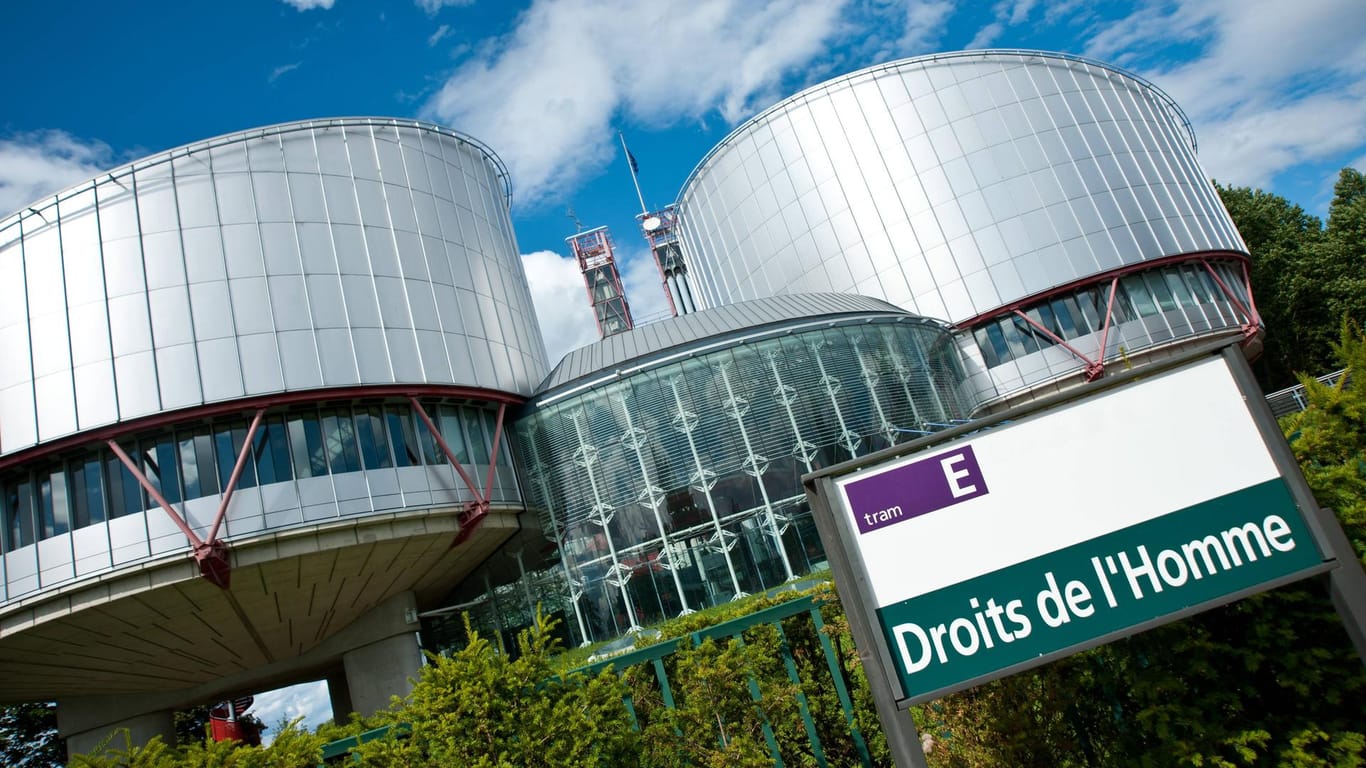Europäischer Gerichtshof für Menschenrechte in Straßburg: Eltern wollten ihre Kinder lieber Zuhause unterrichten, doch verloren deshalb ihr Sorgerecht.