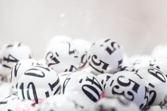 Lottokugeln: Die Anzahl der Lotto-Millionäre in Deutschland ist 2018 gestiegen.