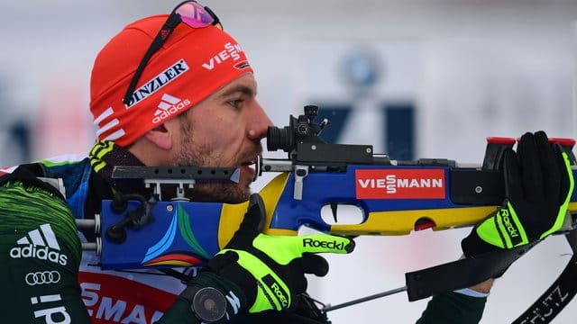 Arnd Peiffer und die Biathlon-Herren wollen in Oberhof ein besseres Ergebnis als die Biathletinnen erreichen. Arnd Peiffer und die Biathlon-Herren wollen in Oberhof ein besseres Ergebnis als die Biathletinnen erreichen.