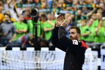 Applaus: DHB-Keeper Andreas Wolff nach dem Sieg gegen Korea.