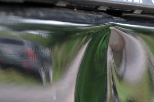 Nutzer von Car-Sharing Angeboten sollten auch bei kleineren, selbstverursachten Schäden am Leihwagen die Polizei rufen.