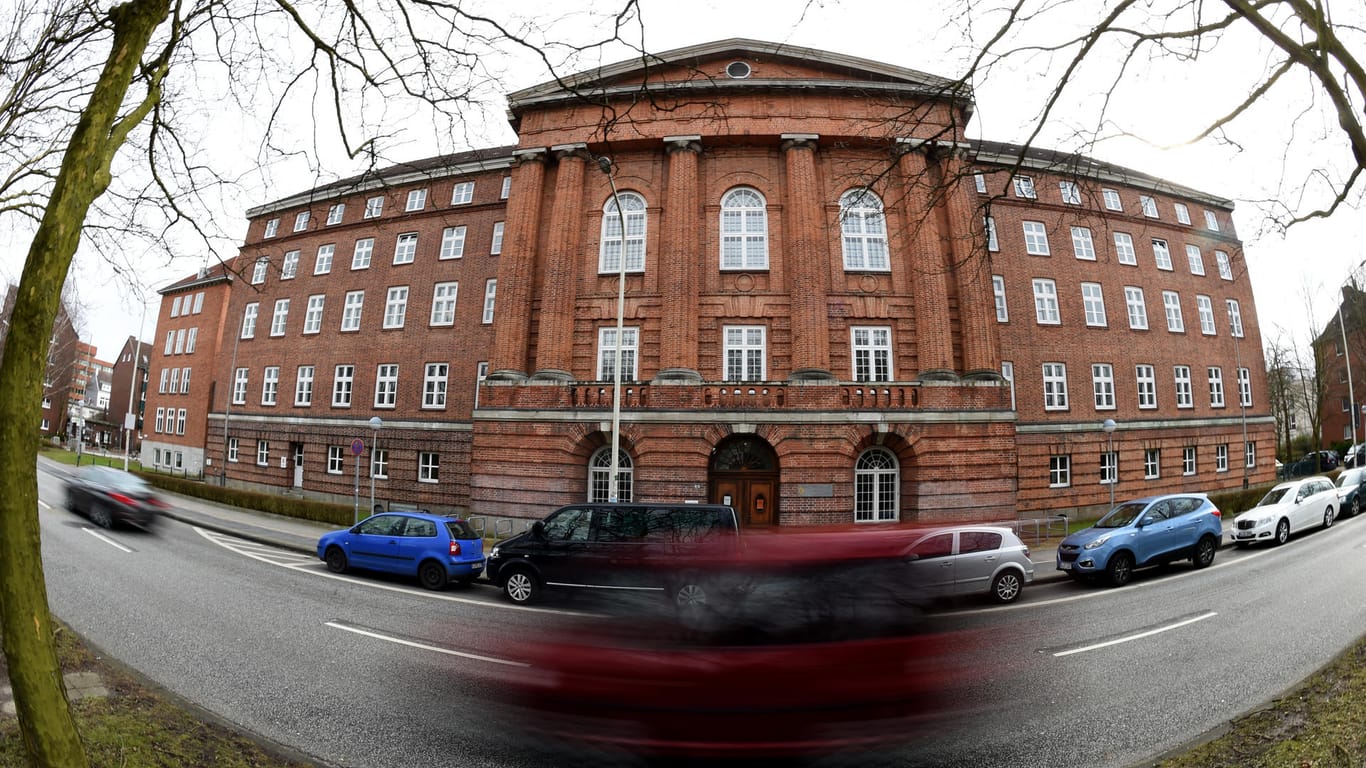 Gebäude des Landgerichtes in Kiel: Die Droh-Email war mit "nationalsozialistische Offensive" unterzeichnet.