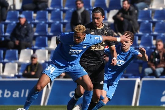 Hoffenheims Joelinton (l) traf gleich dreimal gegen St.