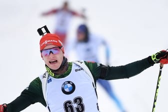 Benedikt Doll geht als Vierter in die Biathlon-Verfolgung.