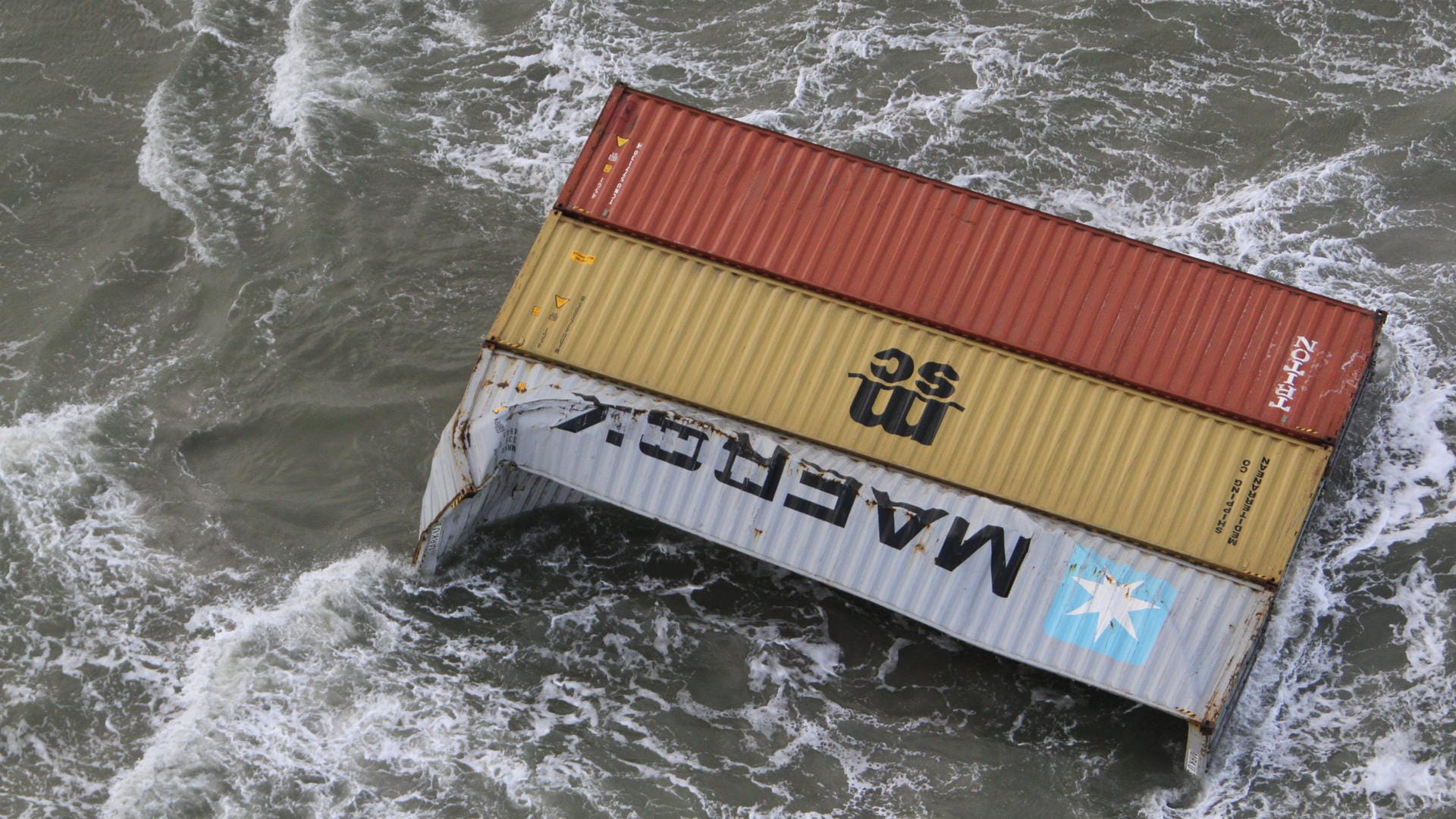 Container treiben in der Nordsee: In der Nacht zum 2. Januar hat die "MSC Zoe" fast 300 Container verloren. Die Bergung soll am Samstag beginnen und kann Monate dauern.