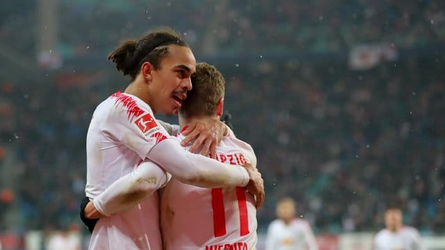 Yussuf Poulsen (l) markierte beim 1:1-Testspiel gegen Galatasaray Istanbul das Tor für die Sachsen. Yussuf Poulsen (l) markierte beim 1:1-Testspiel gegen Galatasaray Istanbul das Tor für die Sachsen.