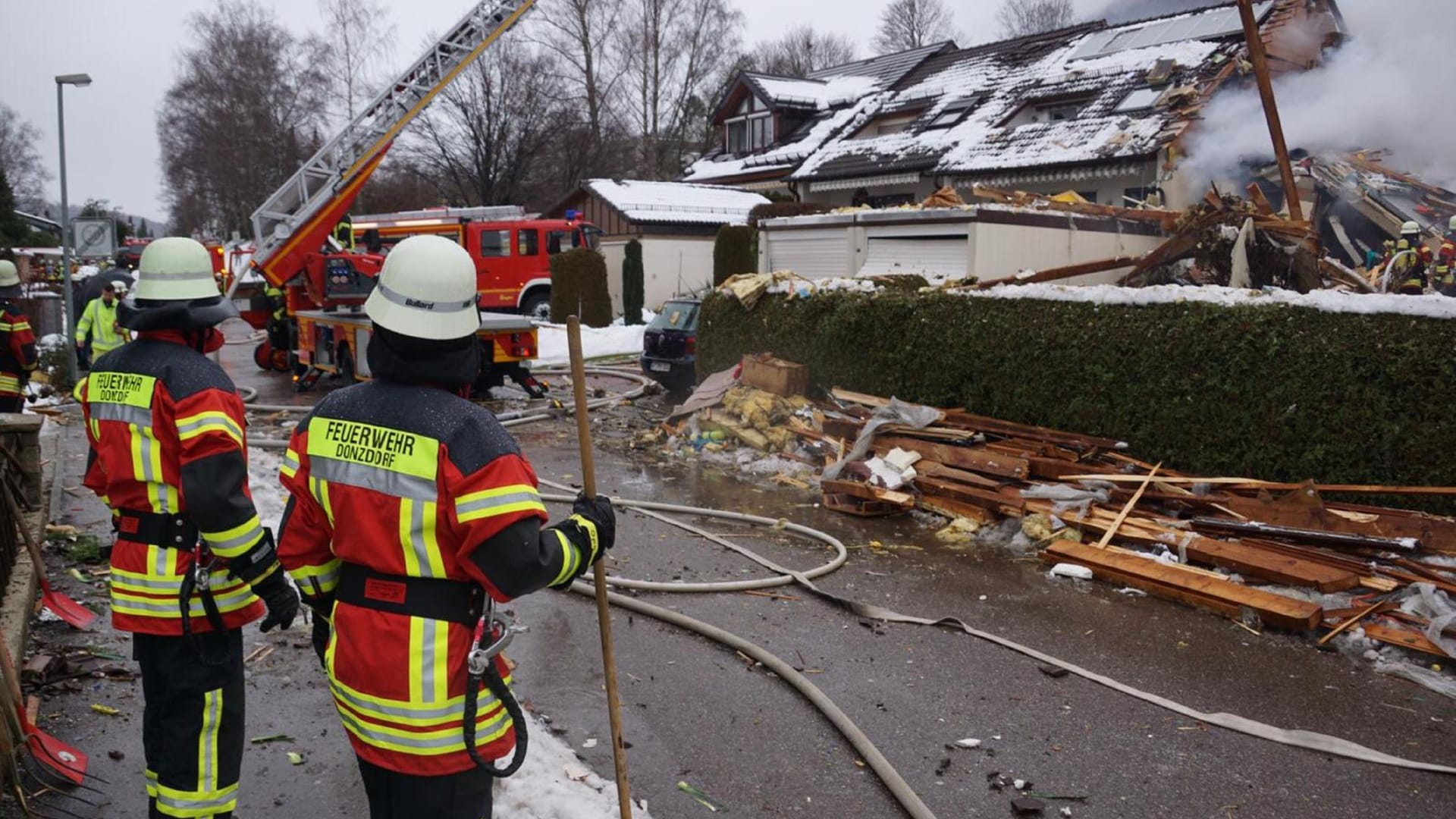 Nach der Explosion: In Donzdorf ist ein Mensch verletzt worden.