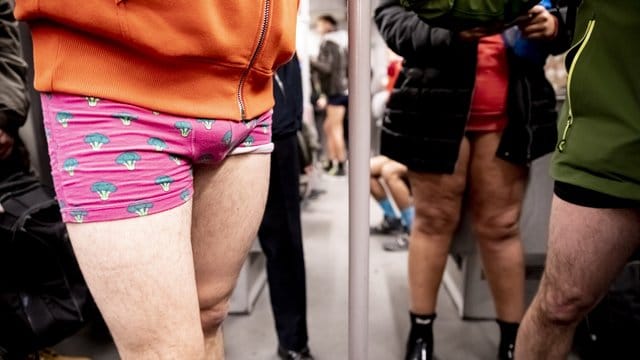 Der "No Pants Subway Ride" ist zu einem weltweiten Event geworden. Der "No Pants Subway Ride" ist zu einem weltweiten Event geworden.