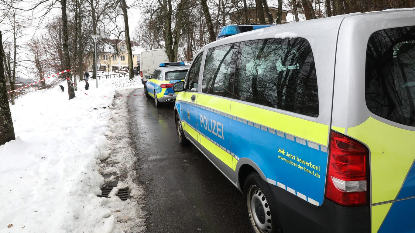 Polizeiwagen am Tatort in Biberach.