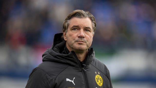 Dortmunds Sportdirektor Michael Zorc hat vor Nachlässigkeiten im titelkampf gewarnt. Dortmunds Sportdirektor Michael Zorc hat vor Nachlässigkeiten im titelkampf gewarnt.