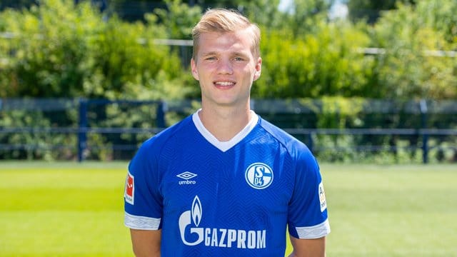 Der ehemalige U21-Nationalspieler Johannes Geis wechselt von Schalke 04 zum 1. Der ehemalige U21-Nationalspieler Johannes Geis wechselt von Schalke 04 zum 1.