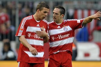 Vor knapp zehn Jahren: Lukas Podolski (l.) und Franck Ribery im Mai 2009 während eines Spiels des FC Bayern, bei dem sie von 2007 bis 2009 zusammenspielten.