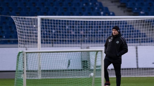 Steckt mit Hannover tief im Abstiegskampf: 96-Coach André Breitenreiter. Steckt mit Hannover tief im Abstiegskampf: 96-Coach André Breitenreiter.