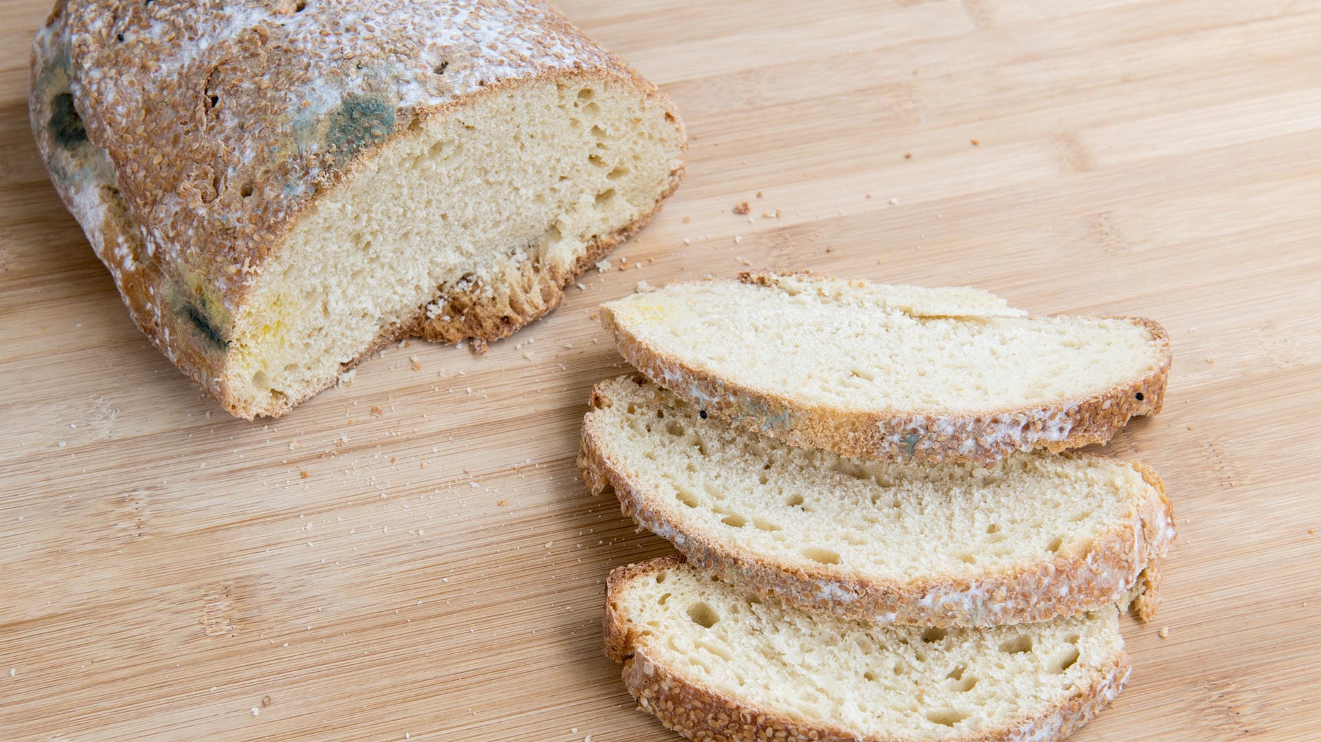 Schimmeliges Brot: In manchen Lebensmittelbetrieben lässt die Hygiene zu wünschen übrig.