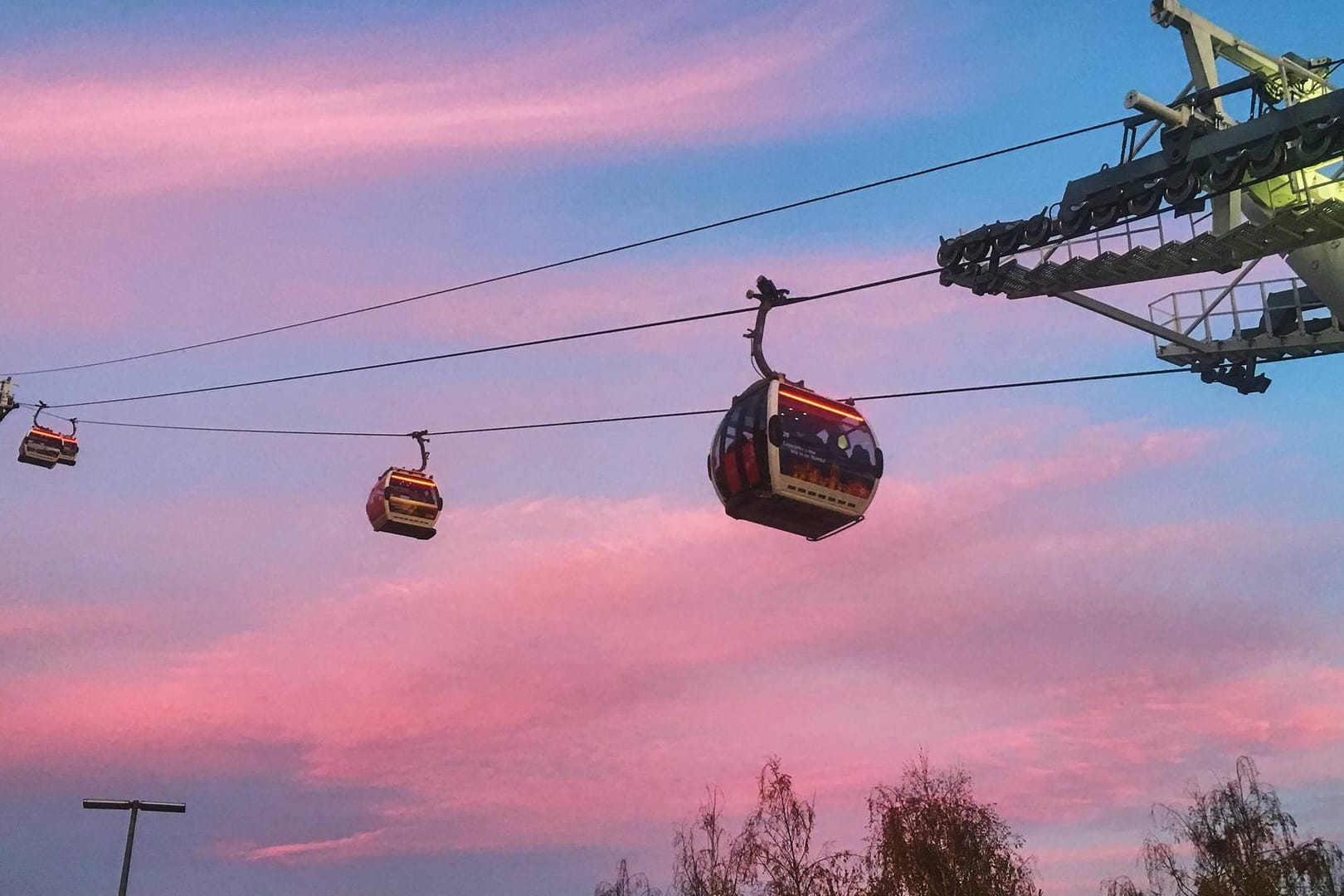 Die Stadt Wuppertal fordert von den Stadtwerken ein auf die Seilbahn abgestimmtes Buslinienkonzept. (Symbolfoto)