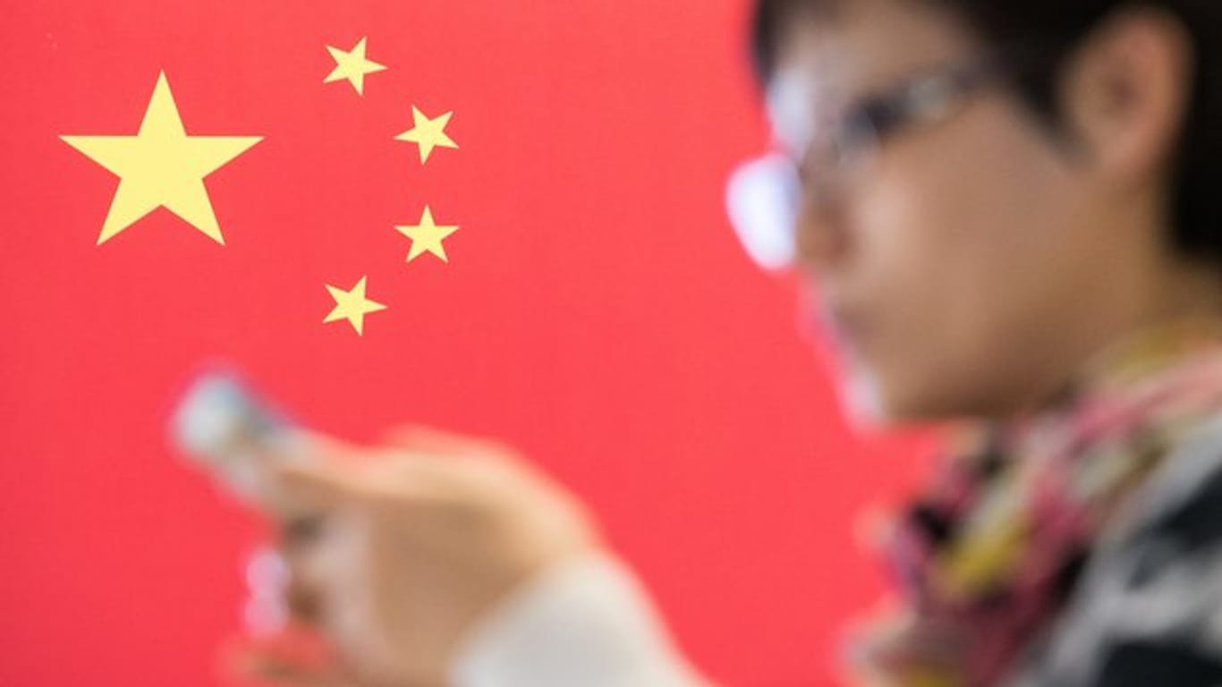 Immer mehr Deutsche bestellen günstige Handys aus China.