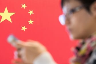 Immer mehr Deutsche bestellen günstige Handys aus China.