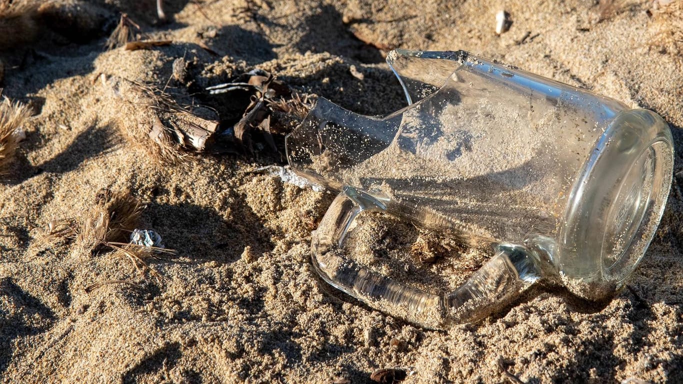 Zerbrochenes Bierglas: Das Erbe war nach zwei Jahren aufgebraucht. (Symbolfoto)