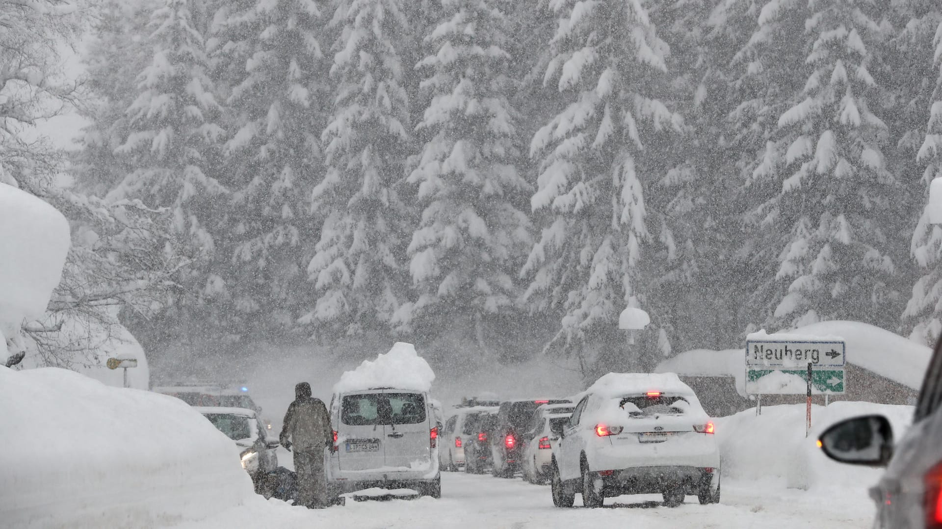 Stau: Auch in Österreich kann der Verkehr auf einigen Strecken ins Stocken geraten.