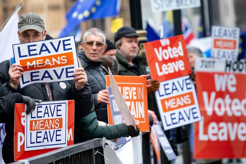 Brexit-Protest vor einer Woche: Jeden Tag stehen Demonstranten vor dem britischen Parlament.