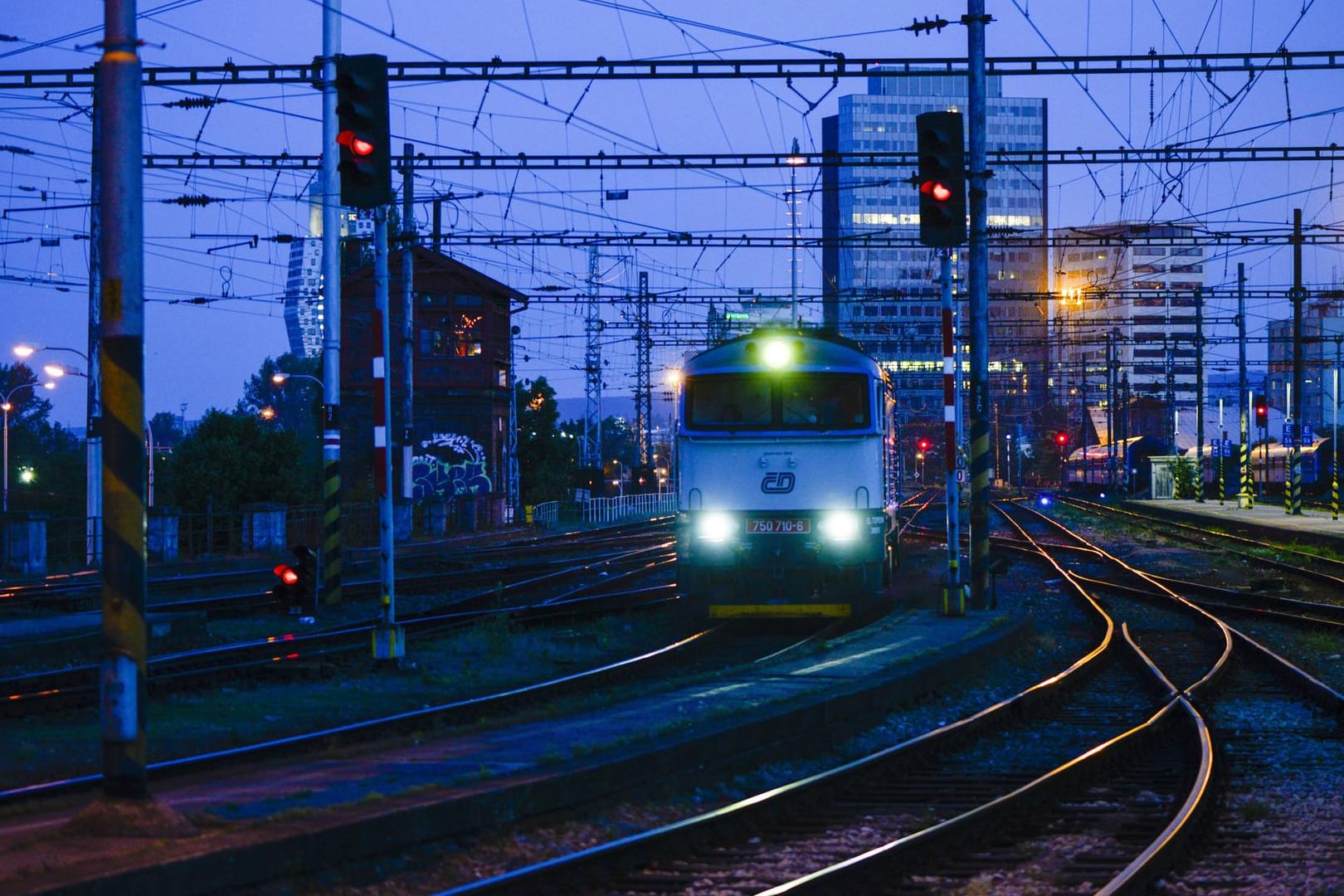 Ein Bahnhof in Tschechien: Zweimal soll der Rentner einen Anschlag verübt haben. (Symbolbild)