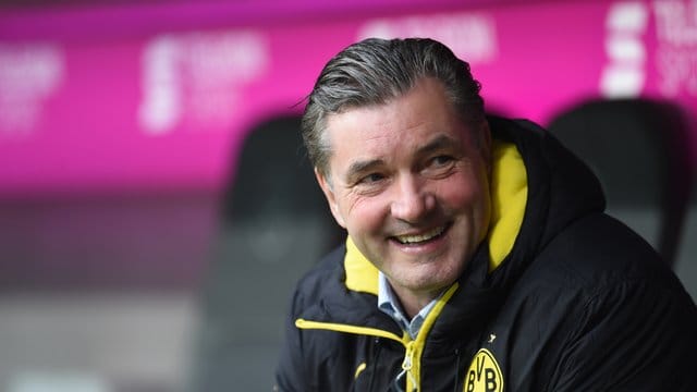 Michael Zorc konnte die Verpflichtung von Abwehrspieler Leonardo Balerdi verkünden. Michael Zorc konnte die Verpflichtung von Abwehrspieler Leonardo Balerdi verkünden.
