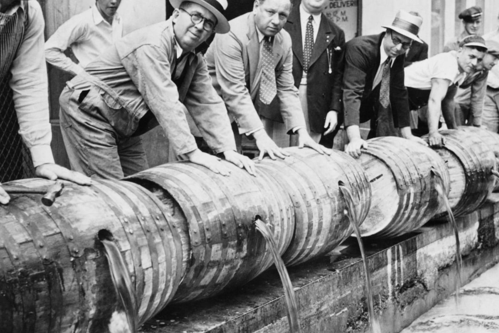 Die USA 1933 zur Zeit der Prohibition: Dreizehn Jahre lang war Herstellung, Transport und Verzehr von Alkohol verboten.