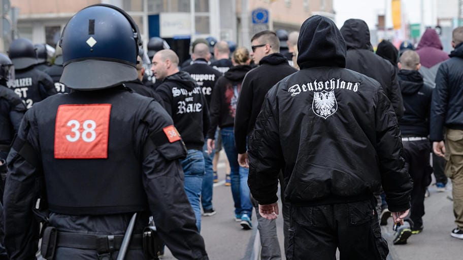 Demonstration von Neonazis.