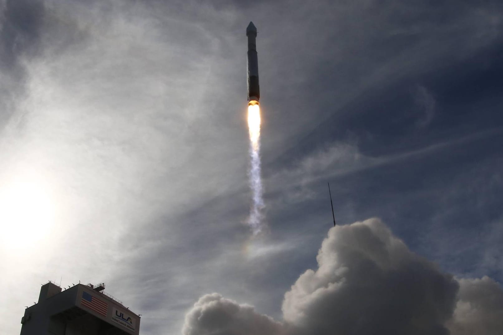 Raketenstart in den USA (Symbolfoto): US-Außenminister Mike Pompeo wertete die Satellitenpläne des Iran als Verstoß gegen die UN-Sicherheitsratsresolution.