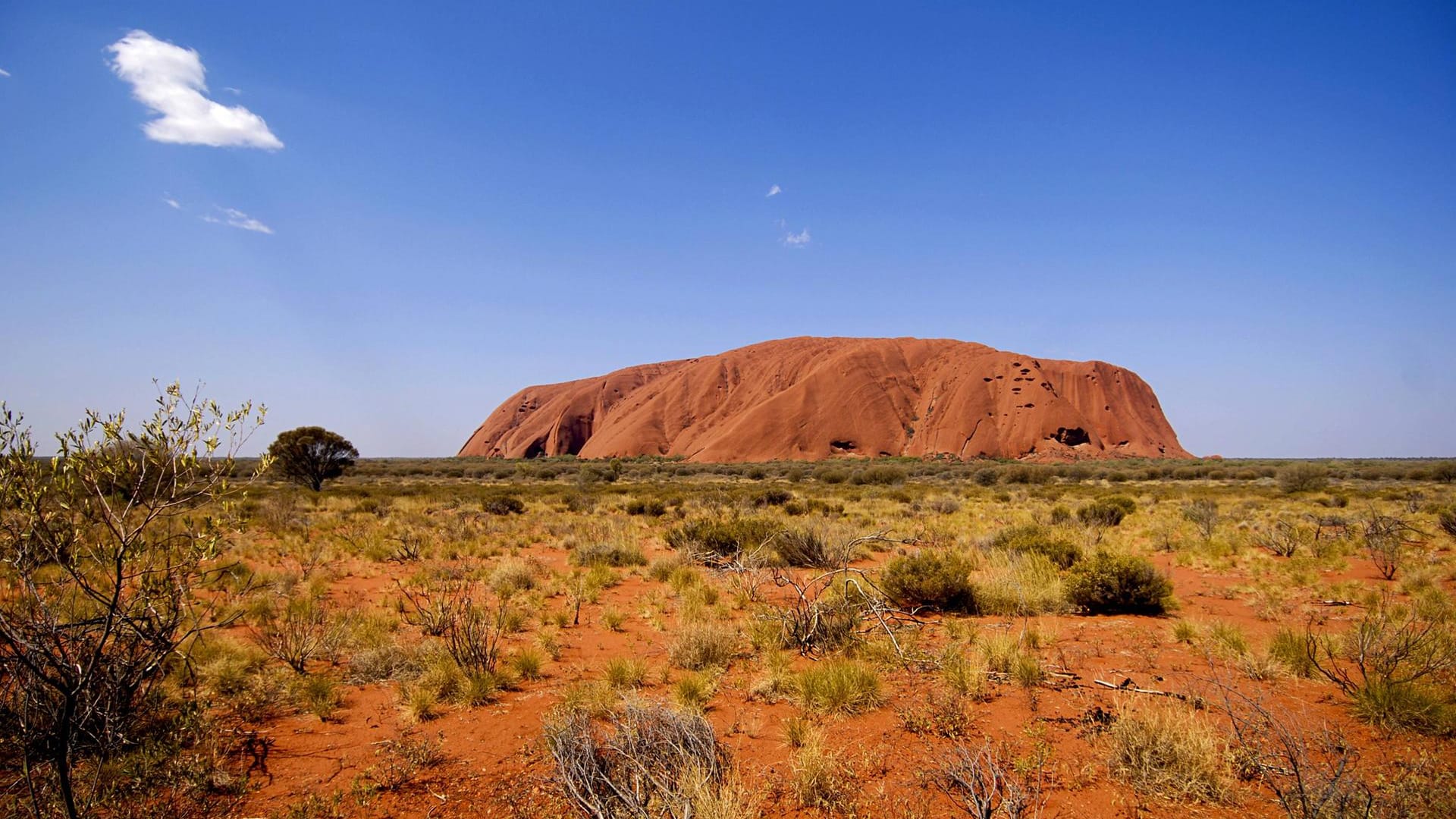 Ayers Rock in Australien: Die Kölnerin war am Neujahrstag zu einer Wanderung aufgebrochen.