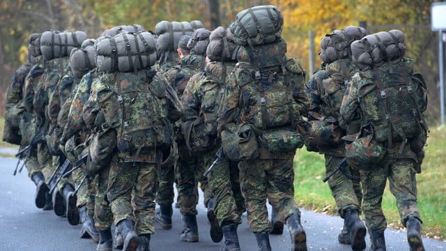 Spionageverdacht: Bei der Bundeswehr im Rheinland gab es eine Festnahme.