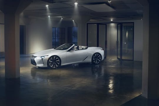 Das Lexus LC Cabrio zeigt sich den Besuchern der Detroit Motor Show 2019 lediglich als Studie.