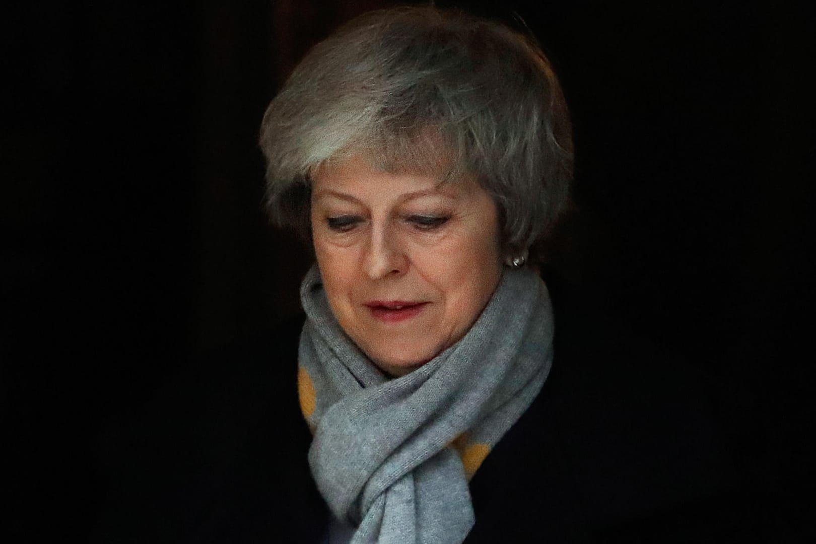 Premierministerin Theresa May verlässt 10 Downing Street.