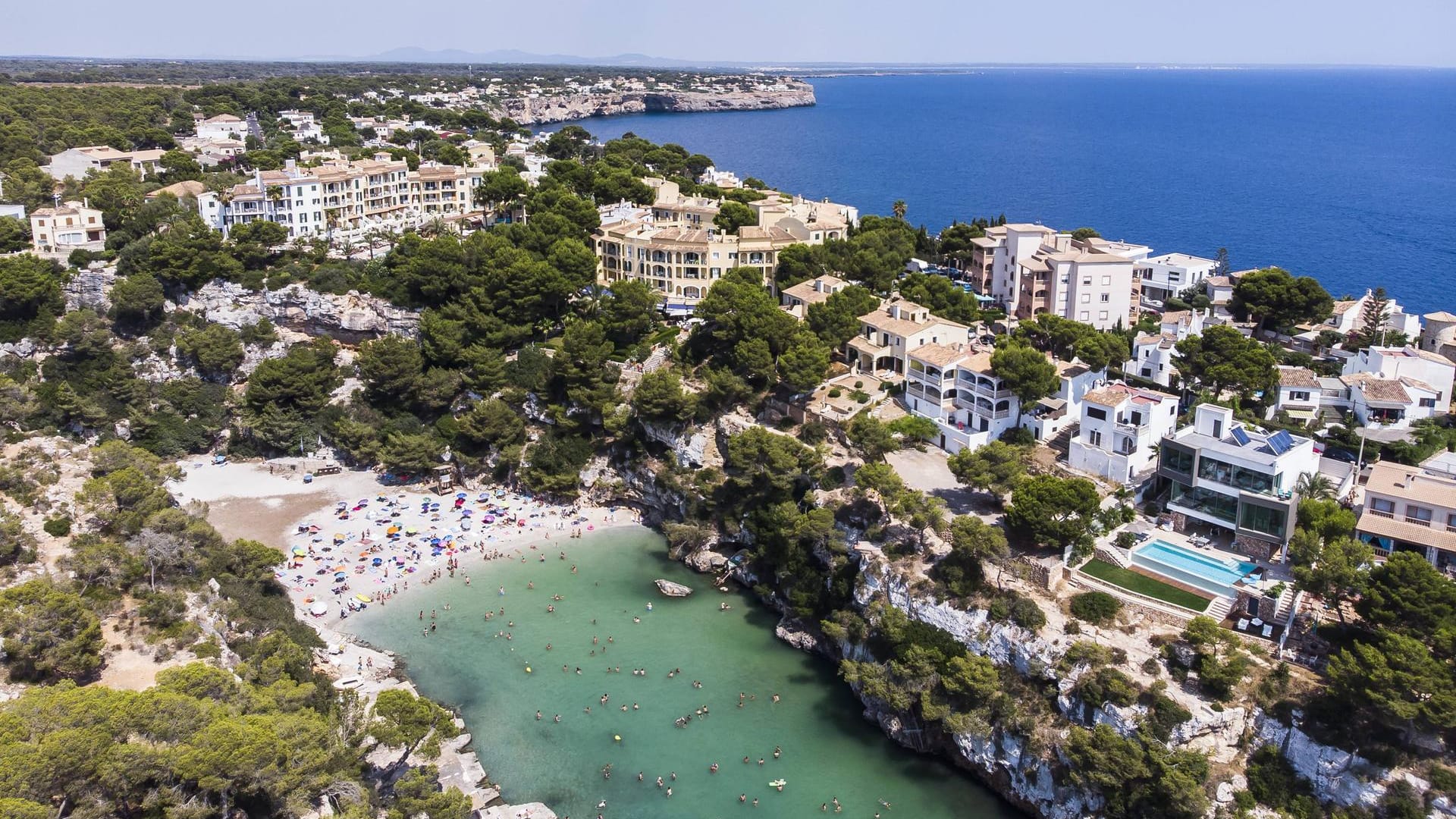 Die Bucht Cala Pi in der Gemeinde Llucmajor auf Mallorca: In der Gemeinde wurden zwei tote Deutsche gefunden.