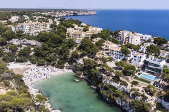 Die Bucht Cala Pi in der Gemeinde Llucmajor auf Mallorca: In der Gemeinde wurden zwei tote Deutsche gefunden.