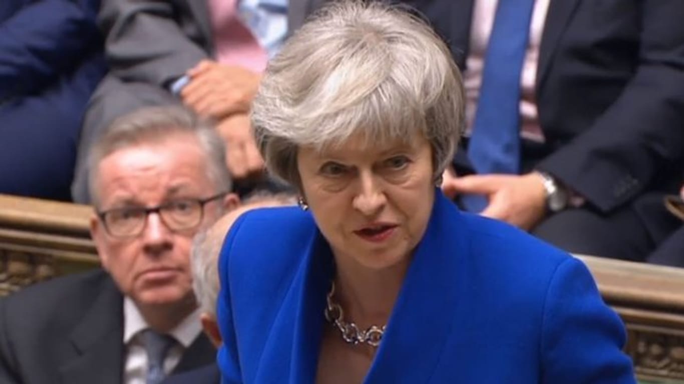 Die britische Premierministerin Theresa May nach der Ablehnung des Misstrauensantrags der Labour Party.