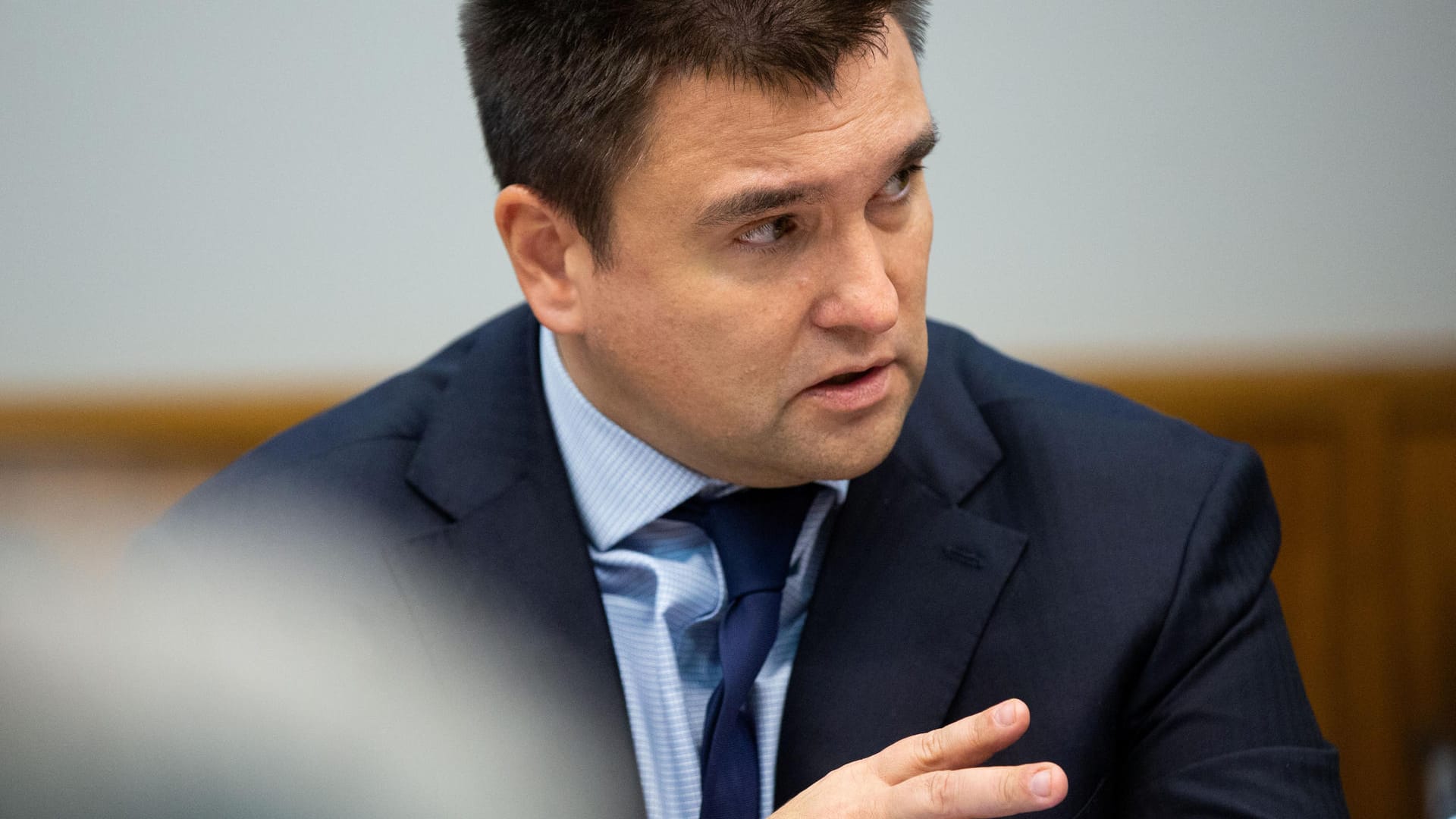 Der ukrainische Außenminister Pavlo Klimkin: Er wirft Russland vor, hinter dem Brandanschlag zu stecken, dessen Drahtzieher laut einem Angeklagten ein Mitarbeiter eines AfD-Abgeordneten sein soll.