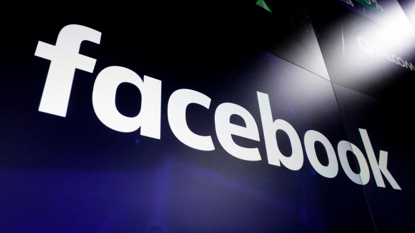 Facebook-Logo: Der Konzern investiert 300 Millionen US-Dollar in journalistische Projekte und Inhalte.