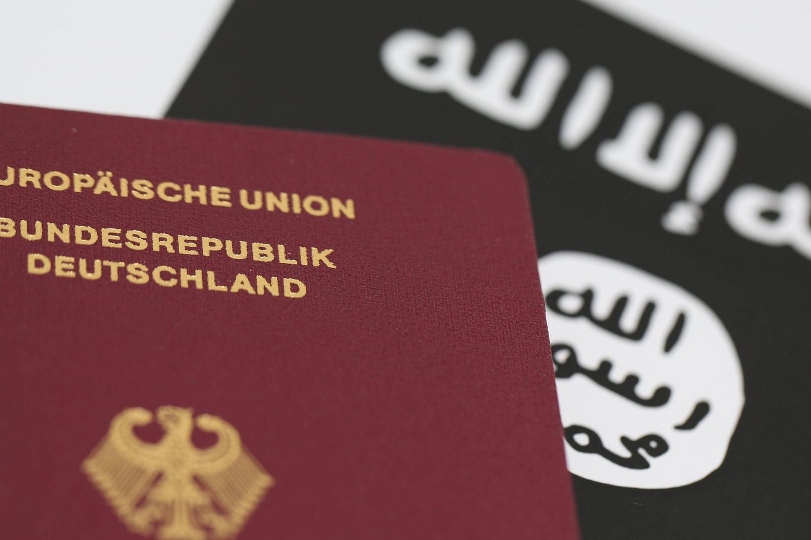 Deutsch und IS-Mitglied: Nach dem Tod ihres Mannes kehrte die 32-jährige Tatverdächtige zurück nach Deutschland.