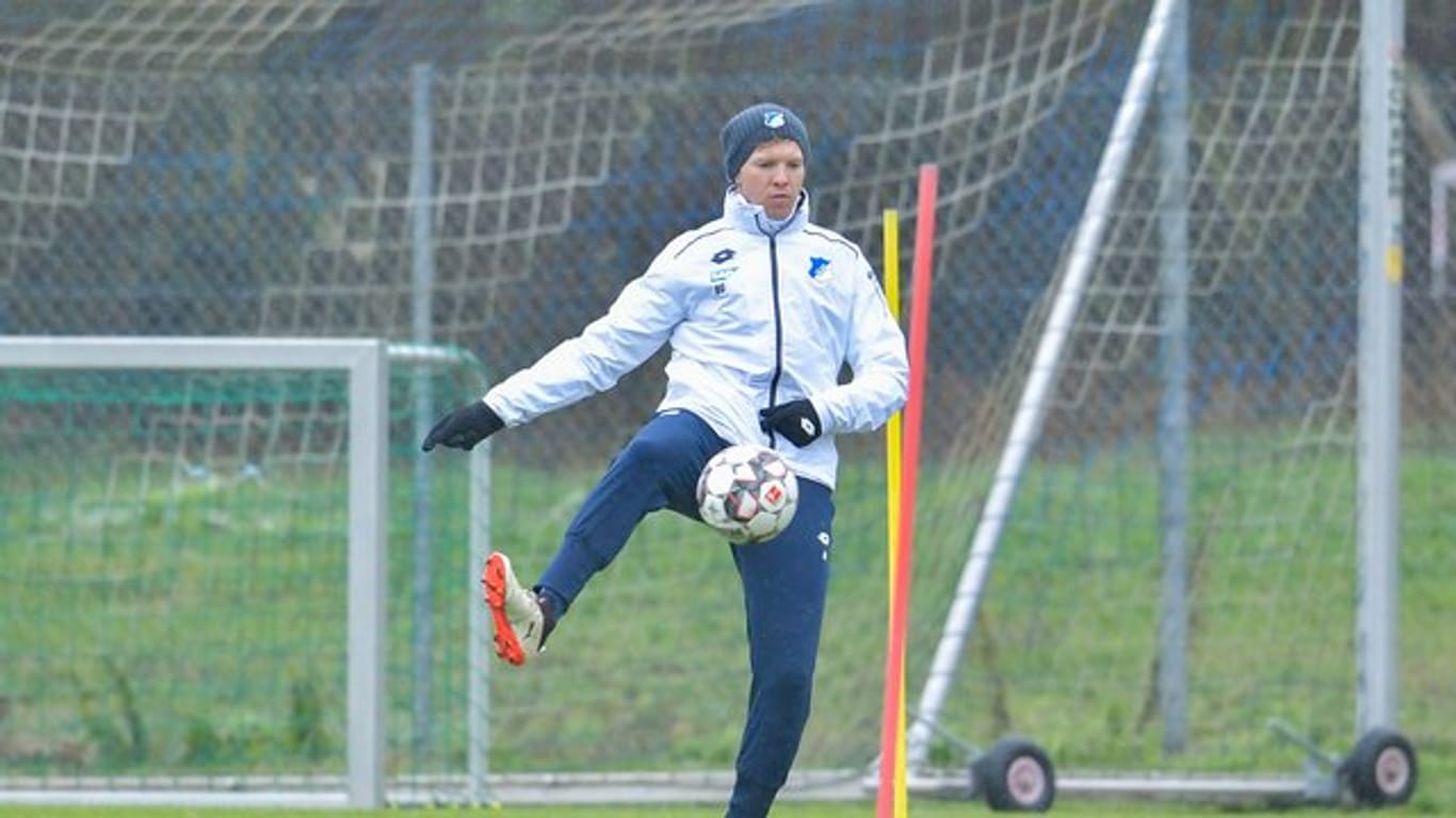 Hoffenheims Coach Julian Nagelsmann beim Training.