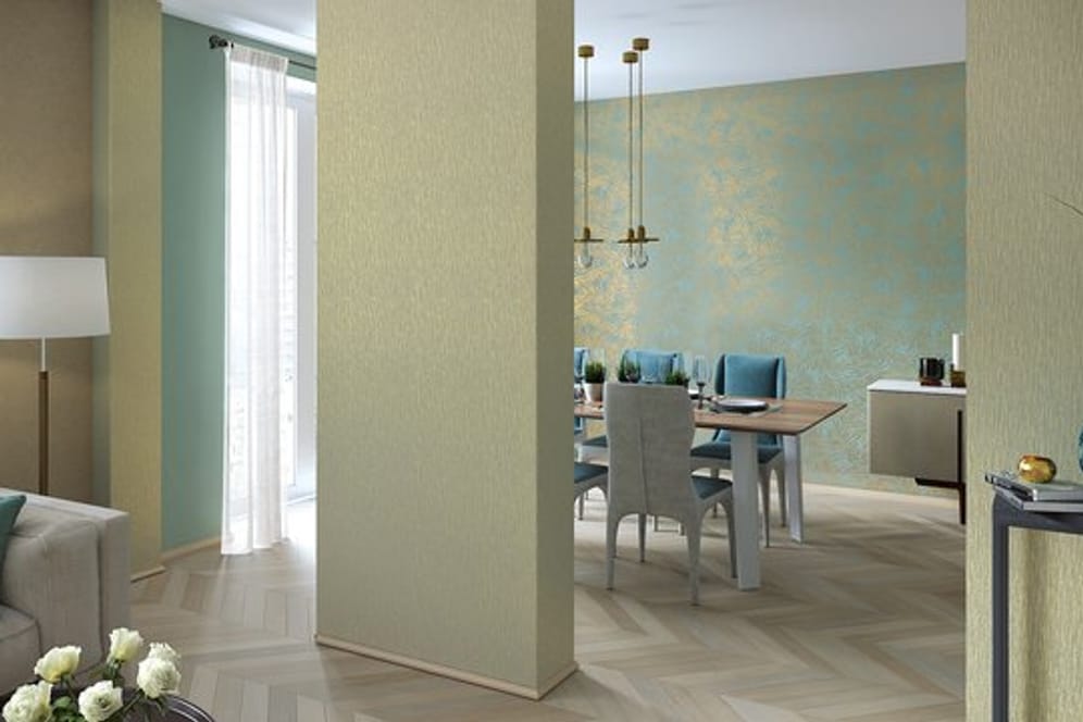 Mit verschiedenen Tapeten einen Raum gestalten: Besonders schön ist es, wenn sich Farben und Elemente wiederholen.