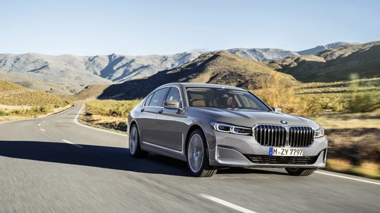 BMW 7er: Ab März verkaufen die Bayern ihr modellgepflegtes Topmodell mit merklich vergrößertem Kühlergrill.