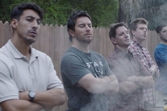 Screenshot aus dem neuen Gillette-Werbung: Seit den achtziger Jahren greift Gillette selbst auf den Macho-Stereotypen zurück, um die eigenen Produkte zu vertreiben.