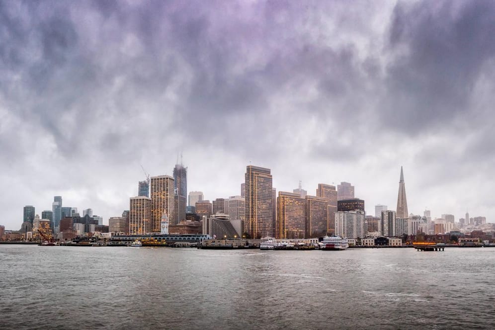 Wolken über San Francisco: Nach regnerischen Stürmen drohen Erdrutsche.