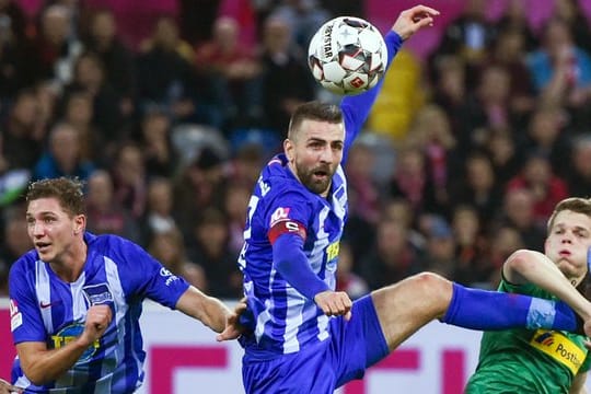 Denkt noch nicht ans Karriereende: Hertha-Torjäger Vedad Ibisevic (M).